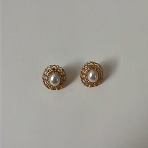 Vintage gold tone earrings with pearl